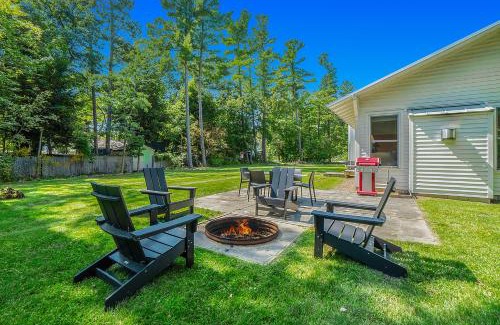 Glen Arbor House | White Pines Cottage