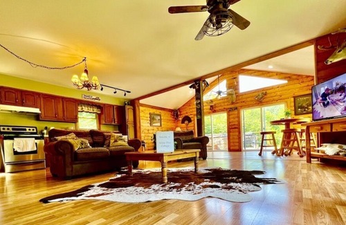 Lansing Cabin | White Pines w/ Hot Tub & Swimming Pond