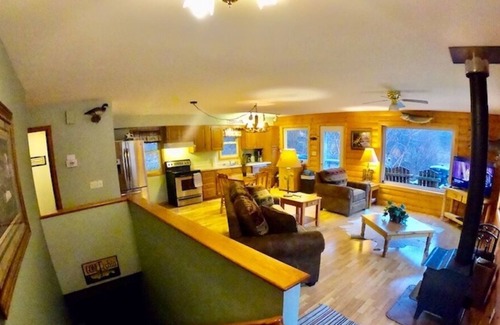 Lansing Cabin | White Pines w/ Swimming Pond & Hot Tub