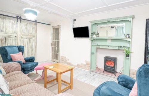 Irstead House | White Rabbit, Cross Lane