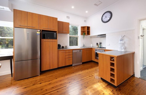 Albury House | White Rabbit on Jones - Stunning three bedroom classic in the heart of Albury