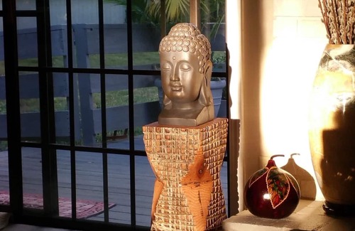 Brevard Apartment | WHITE SQUIRREL SUITE -IN THE CITY WALK TO DOWNTOWN