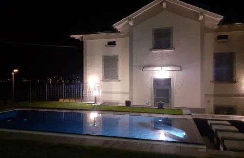 Lezzeno Apartment | White suite - Jacuzzi, Swimming pool & Lake view