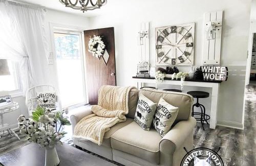 Reidsville House | WHITE WOLF Farmhouse Retreat