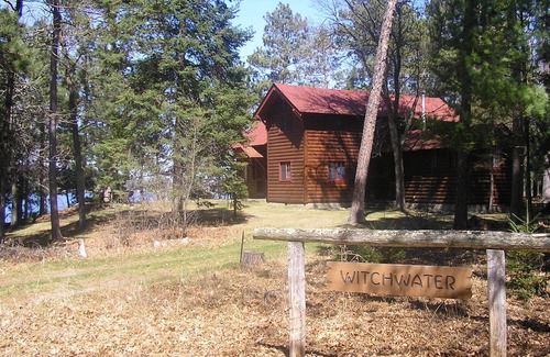 Pequot Lakes Cabin | Whitefish Chain, Vintage Log Cabin, Private, Fireplace/Loft, Sleeps 8