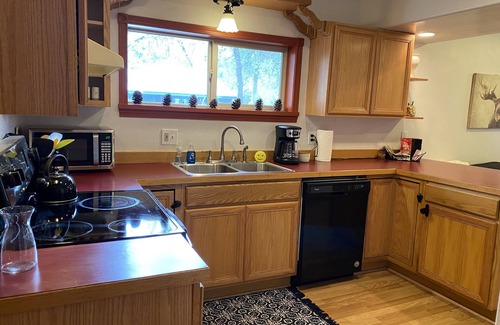 Whitefish House | Whitefish Neighborhood Guesthouse-Walk to Downtown