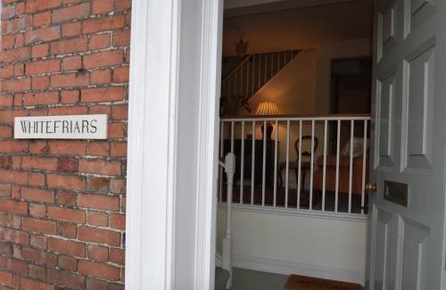 Rye House | Whitefriars, Rye - central location with parking for 3 cars - large family home
