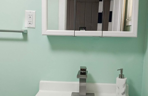 Whitehall Hotel | Whitehall Cottages Boutique Motel - Full Bed