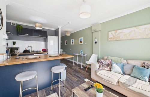 Whitehaven Apartment | Whitehaven Nest | Sleeps 4 | Cosy Escape