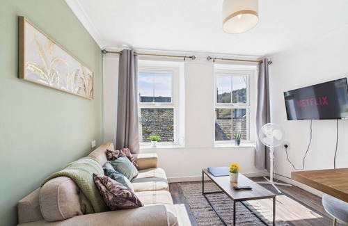 Whitehaven Apartment | Whitehaven Nest | Sleeps 4 | Cosy Escape