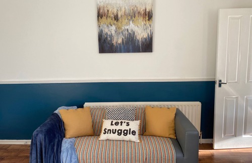 Whitley Bay Apartment | Whitley-5 Bdrm Sleeps 9 Ideal for Contractors