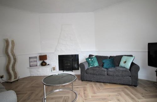 Whitley Bay House | Whitley Bay - Sleeps 6 - Parking - Fast Wifi - Dogs Welcome