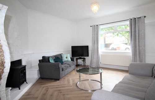 Whitley Bay House | Whitley Bay - Sleeps 6 - Parking - Fast Wifi - Dogs Welcome