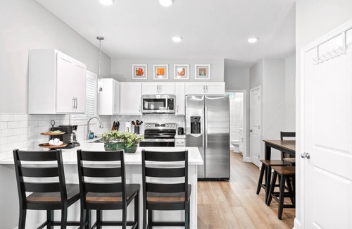 Clarksville House | Whole Home 1012 & 1014 Franklin