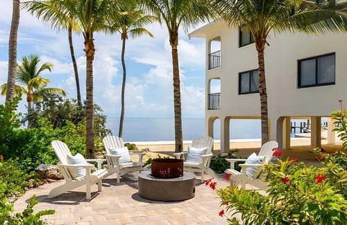 Islamorada Villa | Whole House w/Tropical Atmosphere just Steps from the Beach - Ideal for Groups