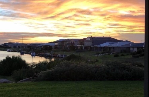Nangkita House | Whole house with great views, open plan living for family and friends to enjoy.