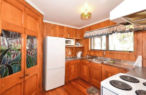 Kerikeri House | Whole House with KerKeri inlet views, fisherman's paradise