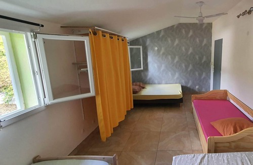 Montvert-les Bas Villa | Whole villa 150m², 15 pers max, heated swimming pool, petanque, parking 8 cars
