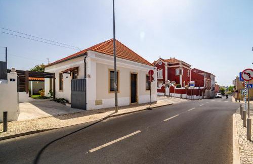 Paco De Arcos Apartment | WHome Luxurious Oeiras Stay with Private Pool