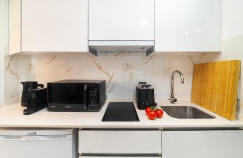 Sao Cristovao e Sao Lourenco Apartment | WHome Quiet Retreat Just Minutes from the Buzz