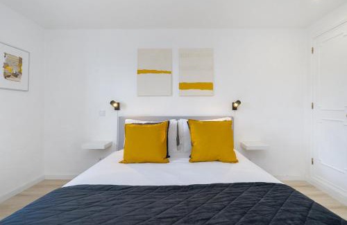 Monserrate House | WHome Wilderness Escape: Secluded Haven for Remote Work