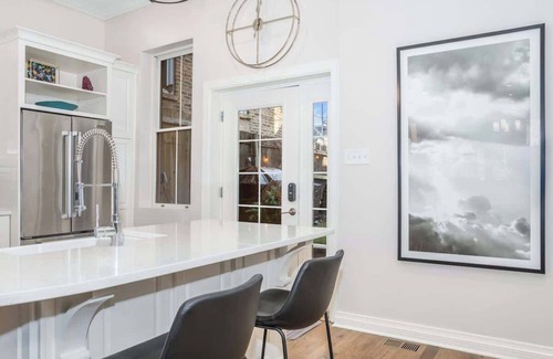 West Town House | Wicker Park Entire House, Private Yard and Parking