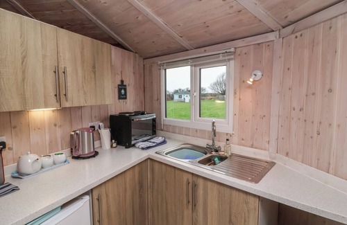 Hartland Cottage | WIDEMOUTH BAY, pet friendly, with a garden in Hartland