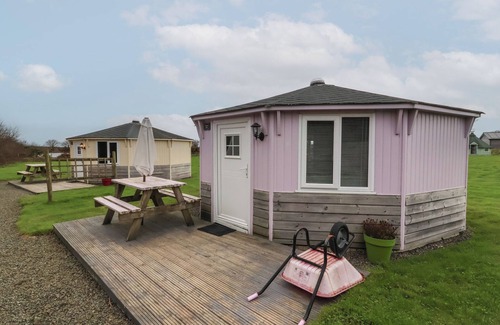 Hartland Cottage | WIDEMOUTH BAY, pet friendly, with a garden in Hartland