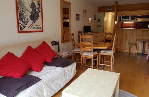 Arc-2000 Apartment | Wifi, 200m from ski slopes, 9th floor, view ski slopes, balcony, tv, 45m², Les Arcs