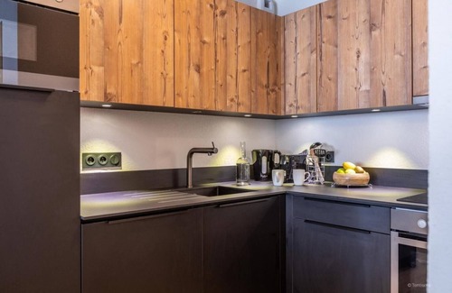Montalbert Apartment | Wifi, 300m from ski slopes, view mountain, swimming pool, sauna, hammam, balcony, parking