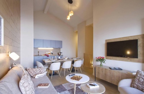Eclose-Est Apartment | Wifi, 50m from ski slopes, fitness, sauna, hammam, balcony, parking, tv, ski locker, 31m²