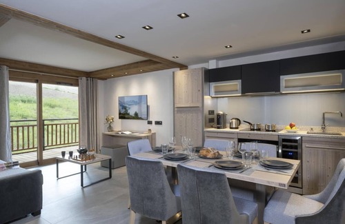 Les Contamines-Montjoie Apartment | Wifi, fitness, swimming pool, sauna, hammam, balcony, parking, tv, ski locker, 57m²