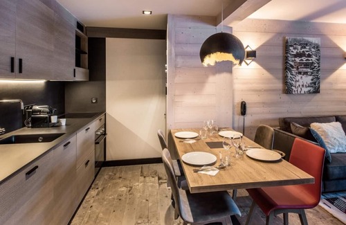 Val-d'Isere Apartment | Wifi, fitness, swimming pool, sauna, hammam, balcony, tv, ski locker, 60m², Val d'Isère