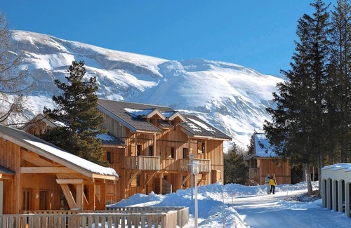 Saint-Etienne-en-Devoluy Apartment | Wifi, ski-in/ski-out & foot of the slopes, fitness, swimming pool, terrace, balcony, parking, tv