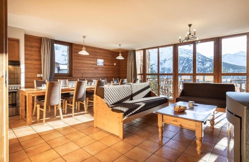 Les Eucherts Apartment | Wifi, ski-in/ski-out & foot of the slopes, swimming pool, sauna, hammam, balcony, fireplace or stove