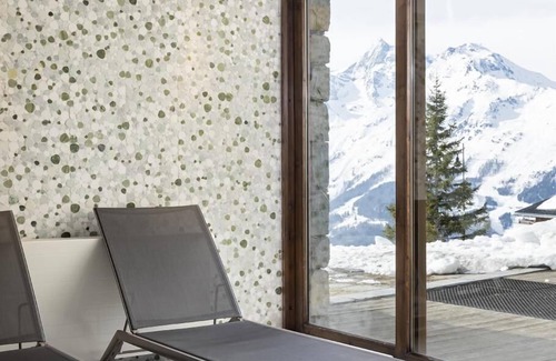 Les Eucherts Apartment | Wifi, ski-in/ski-out & foot of the slopes, swimming pool, sauna, hammam, balcony, fireplace or stove