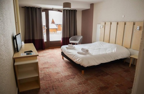 Pralognan-la-Vanoise Hotel | Wifi, ski-in/ski-out & foot of the slopes, tv, 30m², Pralognan-la-Vanoise