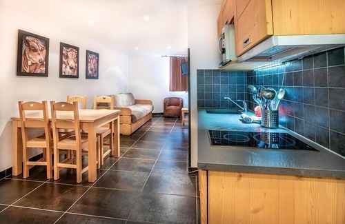 Les Almes Apartment | Wifi, ski-in/ski-out & foot of the slopes, 4th floor, balcony, tv, ski locker, 92m², Tignes