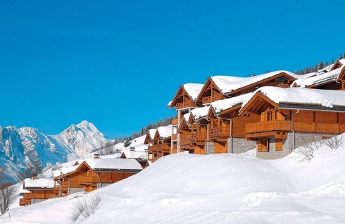 Valmeinier Apartment | Wifi, ski-in/ski-out & foot of the slopes, fitness, swimming pool, terrace, balcony, tv, ski locker