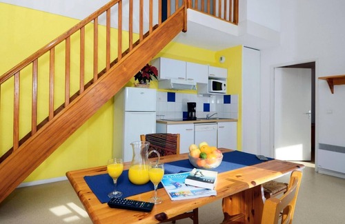 Font-Romeu-Odeillo-Via Apartment | Wifi, swimming pool, balcony, parking, tv, ski locker, 37m², Font Romeu