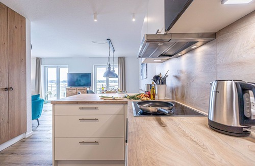 Schleswig Apartment | Wiking-koje 3 - Aufzug, 1. OG, Fußbodenheizung, Dusche, Waschmaschine, Balkon