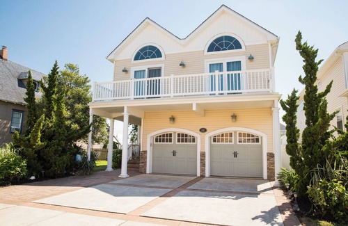 North Wildwood House | Wild Ice Cream - Sleeps 10+ - 16th Ave - NWW