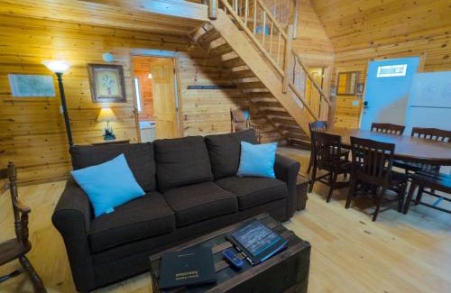 Eureka Springs House | Wild Plum Cabin No. 3