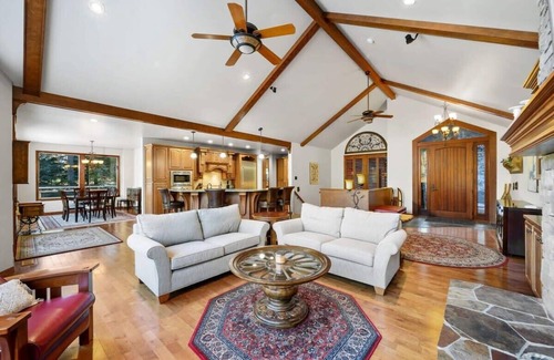 Hayden House | Wildcat Creek Lodge |Waterfront on Hayden Lake