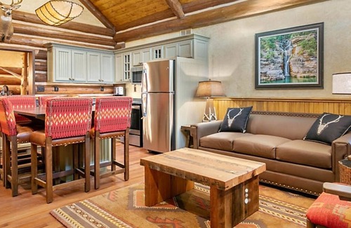 Big Cedars Cabin | Wilderness Club at Big Cedar - 3 Bedroom Presidential Cabin - July 4th Week