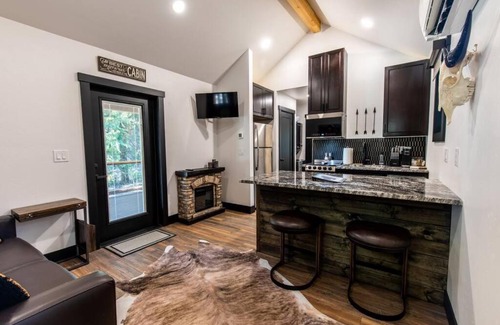 Leavenworth House | Wilderness Lodge 1 bedroom cabin in the woods at Lake Wenatchee