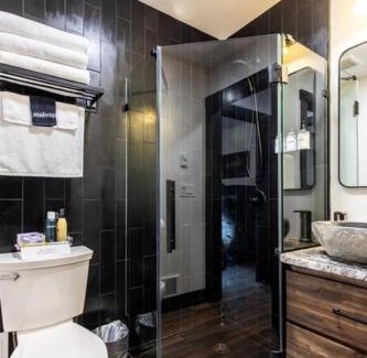 Leavenworth House | Wilderness Lodge 1 bedroom cabin in the woods at Lake Wenatchee