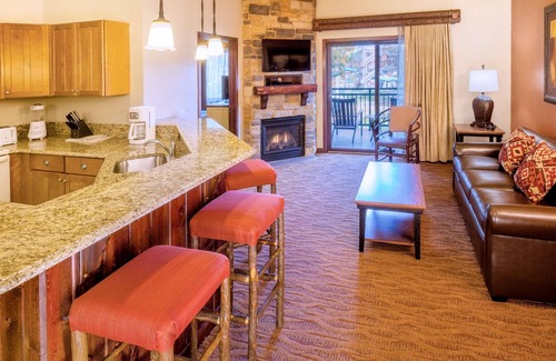 Lake Delton House | Wilderness & Water Parks! 3 Bedroom in a Luxury Property