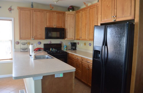 Wildwood Condo | Wildwood W/Pool - 1 Blk Frm Beach - 3BR/2 BA