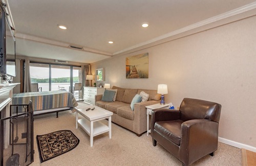 Thayerville Condo | Will O' The Wisp: 103A Efficiency/One Bath